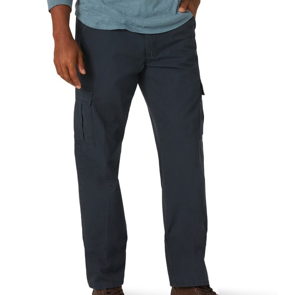 Wrangler Men's Relaxed Fit Cotton Navy Dust Navy Cargo Pants, size 36x32 NWT